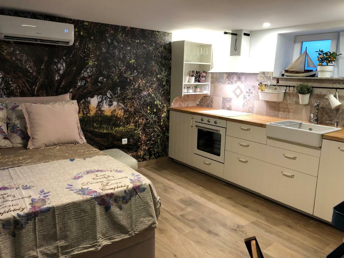 Studio Pod Room, Free Parking Задар Екстериор снимка